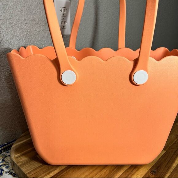 Rose Scalloped Versa Tote Coral - Picture 6 of 16
